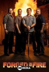 Между молотом и наковальней